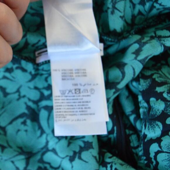 Kookai Size 40 Floral Dress with Flutter Sleeve V-Neck  | Size 40 - Picture 7 of 8